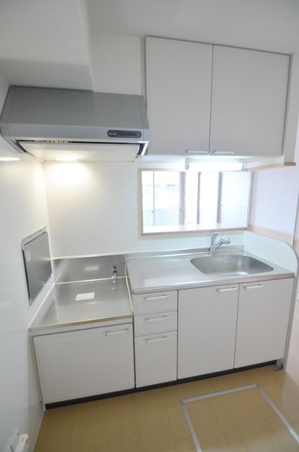 キッチン　同物件別号室写真