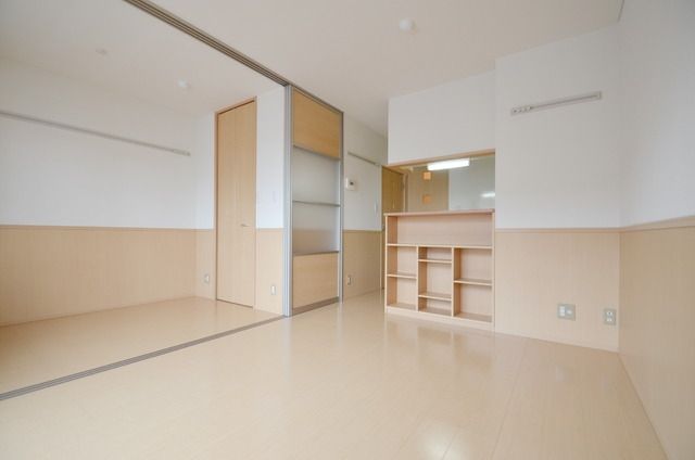 居室・リビング　同物件別号室写真