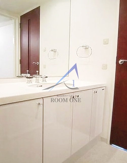洗面設備　洗面台です。