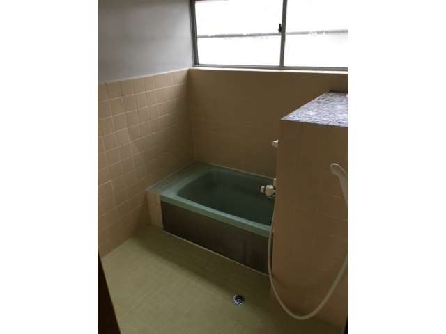 内郷御台境町坂下貸家の風呂写真