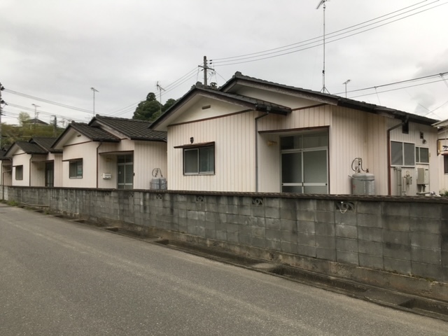 内郷御台境町坂下貸家