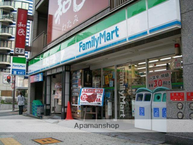 コンビニ　ファミリーマート（コンビニ）まで438m