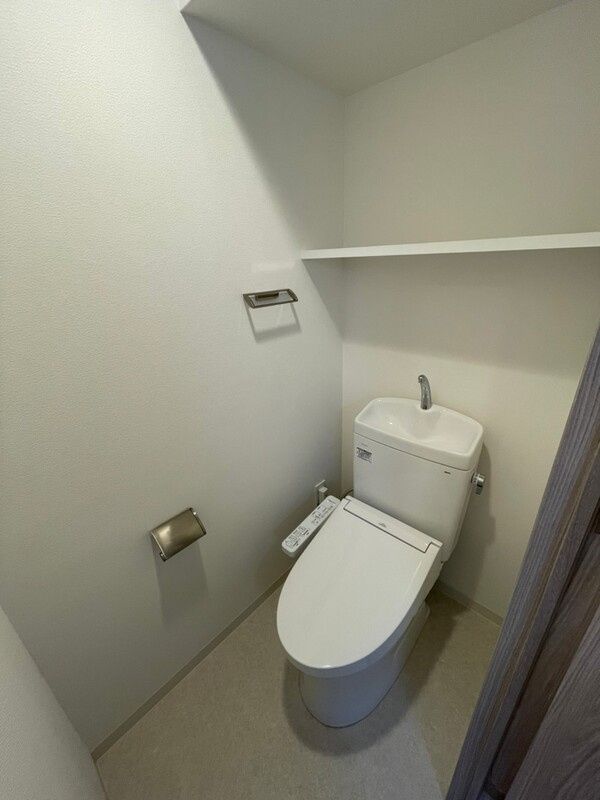 トイレ　ラグゼナ田端北　荒川区西尾久2