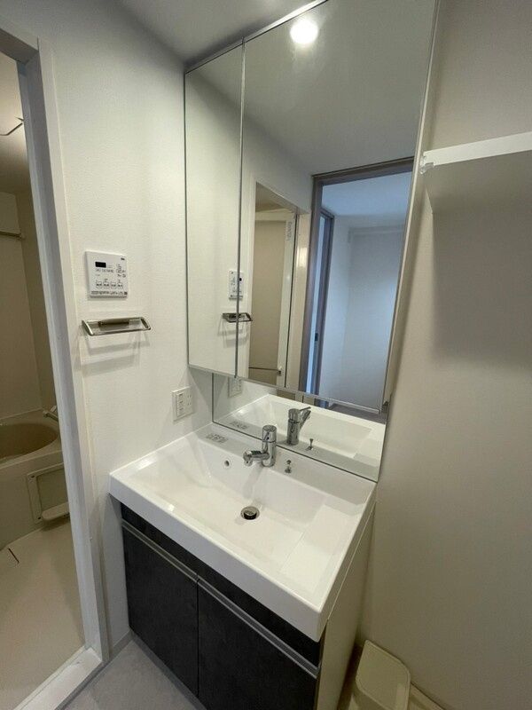 洗面設備　ラグゼナ田端北　荒川区西尾久2