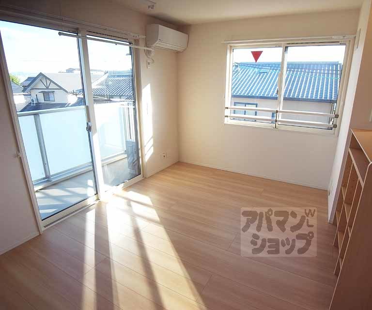 居室・リビング　東向きのリビングです。