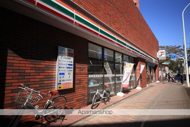 コンビニ　セブンイレブン（コンビニ）まで384m