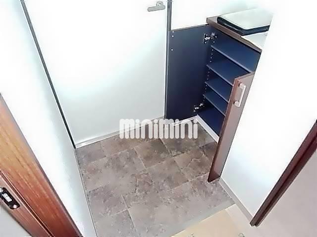 玄関　※写真は別のお部屋のものです