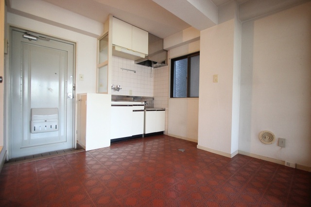 居室・リビング　同物件別号室