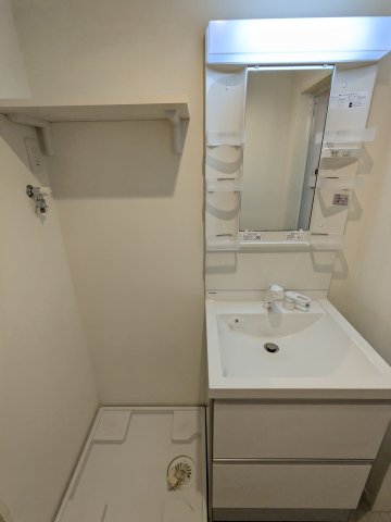 洗面設備　102号室