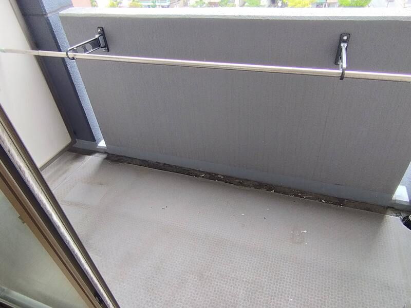 バルコニー　同物件別部屋写真