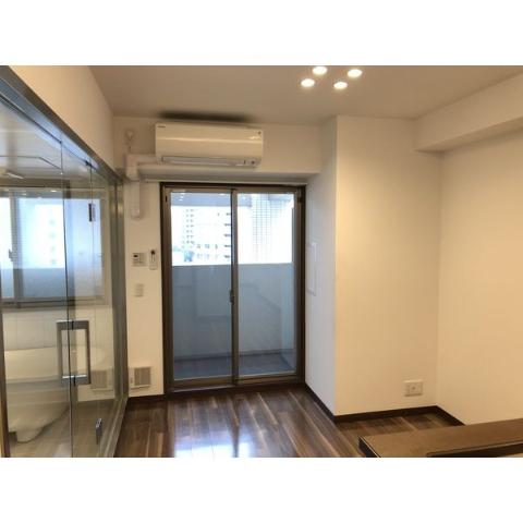 居室・リビング　室内