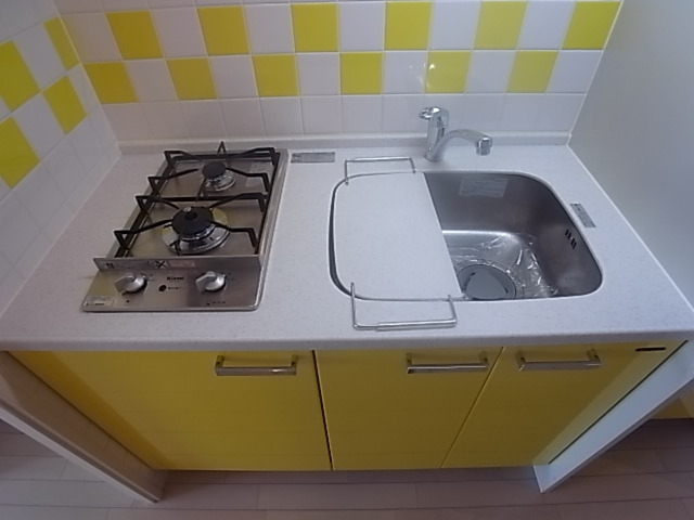 キッチン　お料理のしやすいビルトインのシステムキッチンです