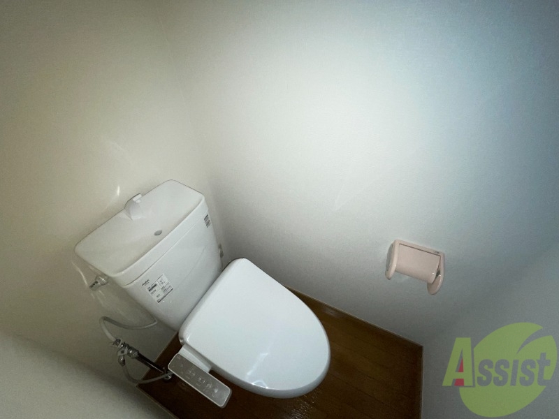 トイレ　温水洗浄便座付きのトイレは、使用しやすそうですね。