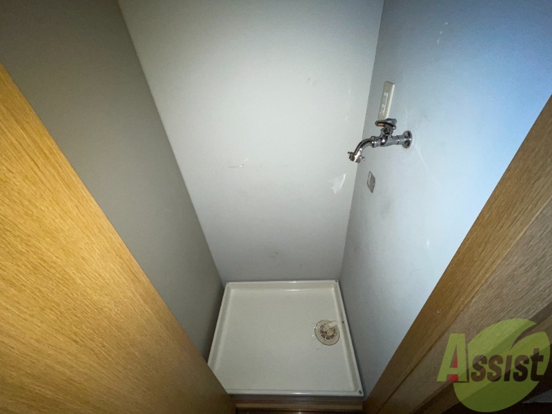 その他設備　洗濯パンが設置されており洗濯機も問題なく設置出来そうですね。