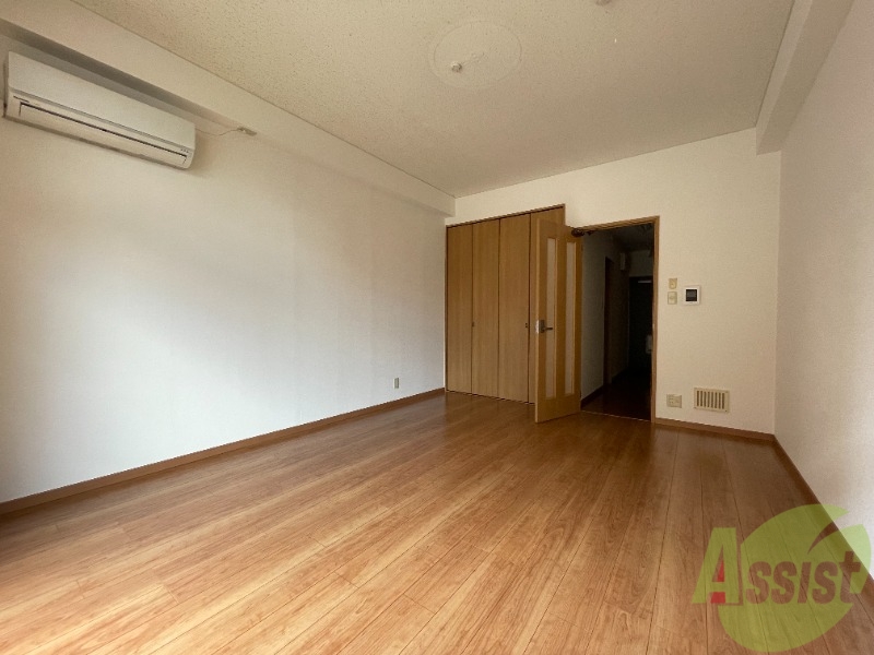 居室・リビング　陽当たりが良く、広々として過ごしやすそうです。