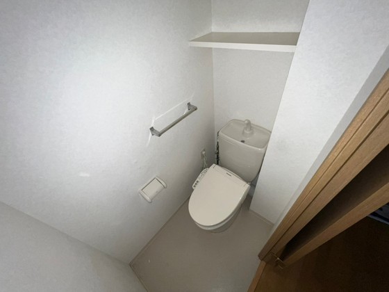 トイレ　※別号室の写真です