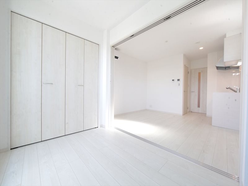 居室・リビング　リビング8.1帖　洋室3.5帖　繋げて使用もできます