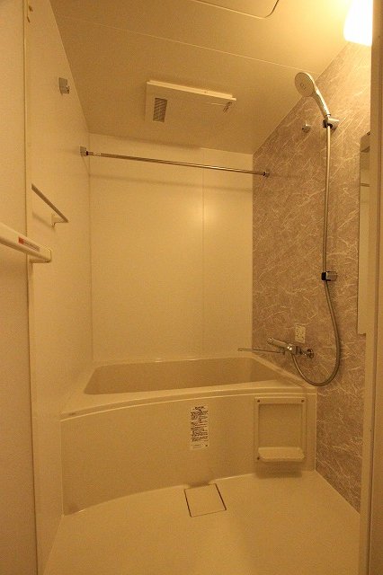 バス・シャワールーム　同物件別号室のものです。