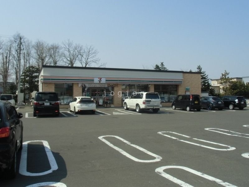 コンビニ　セブンイレブン江別弥生町店（コンビニ）まで105m