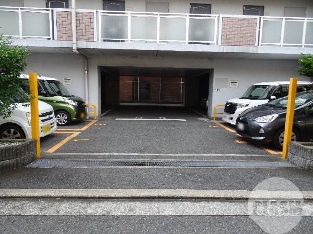 駐車場　敷地内駐車場