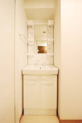 洗面設備　朝の支度はこちらでどうぞ