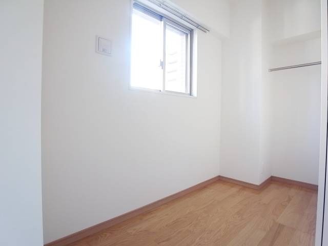 その他部屋・スペース　こちら寝室にいかがでしょうか。