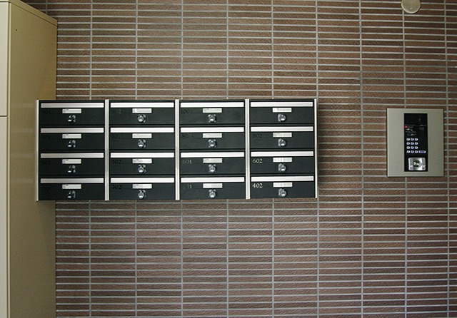 その他共有部分　オートロック付きで安心ですね。