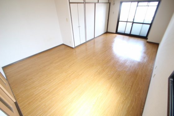 居室・リビング　別部屋の写真になります。