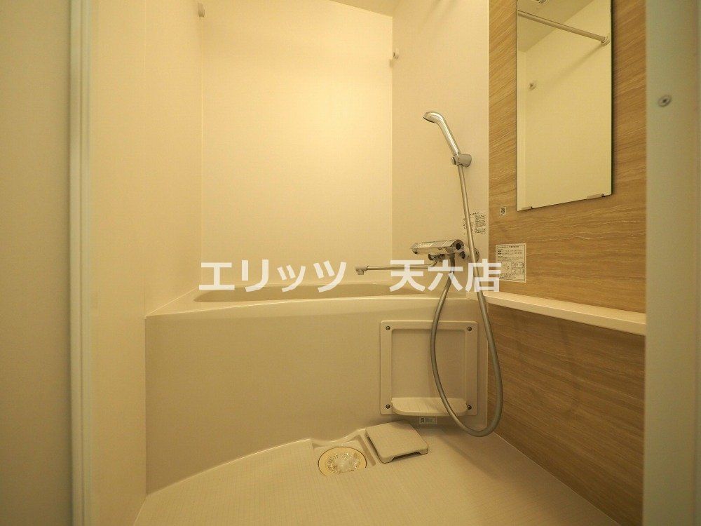 バス・シャワールーム　洗面