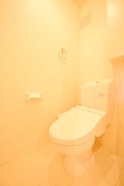 トイレ　嬉しい温水洗浄便座♪