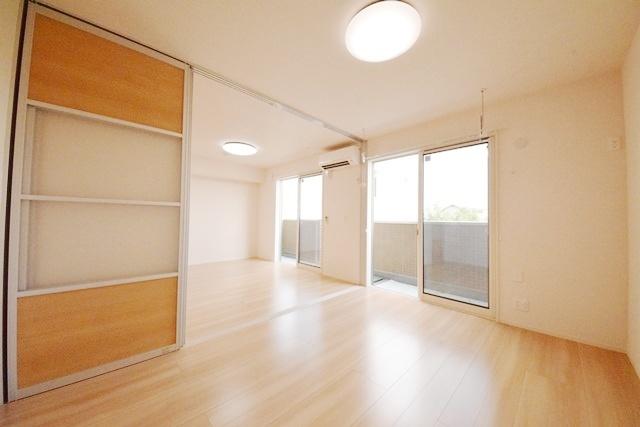 居室・リビング　開放感のあるゆったりとしたお部屋です♪