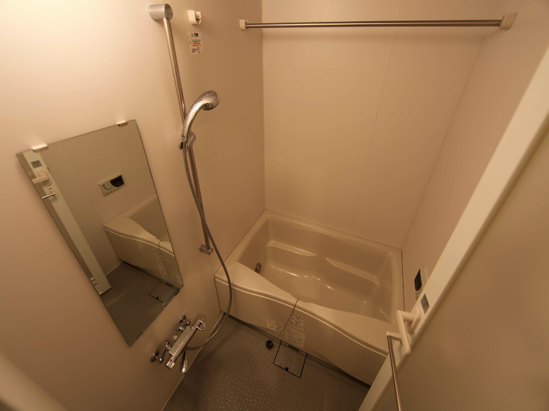 バス・シャワールーム　浴室暖房乾燥機付　追い焚き付お風呂