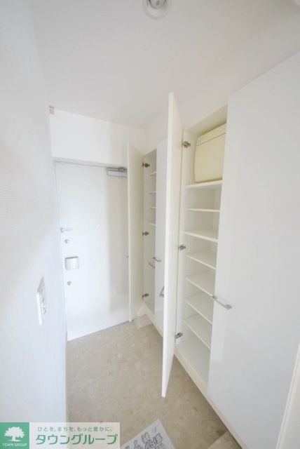 玄関　お部屋探しは【タウンハウジング蘇我店】にお任せ下さい♪