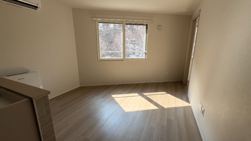 居室・リビング　明るいリビング