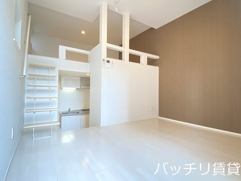 居室・リビング　同型タイプの為、現状を優先致します。