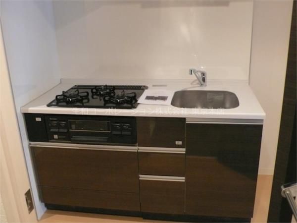 キッチン　※別部屋参考写真