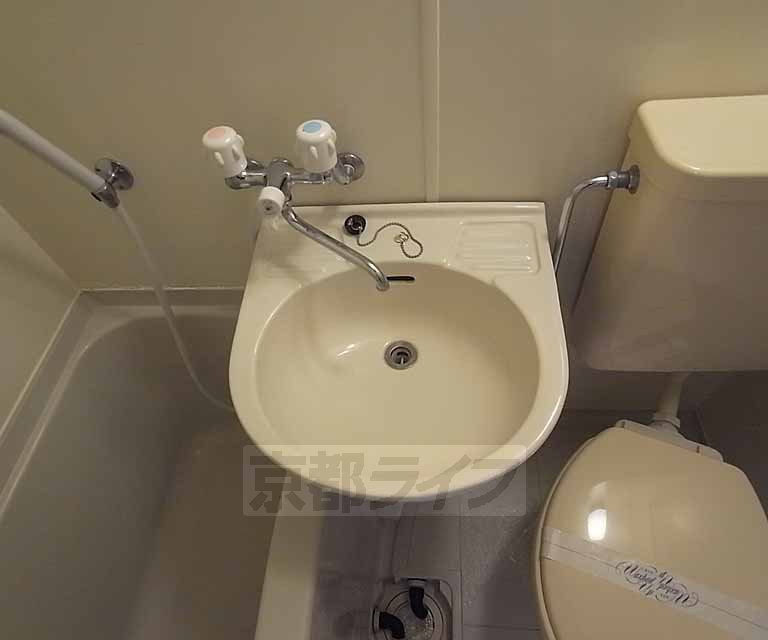 洗面設備　洗面台です。