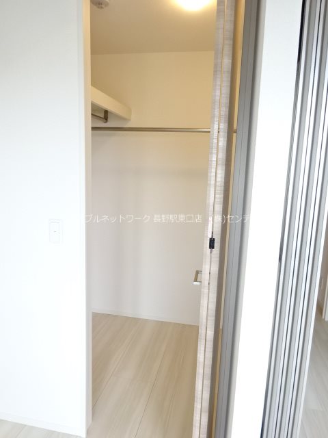 収納　写真は206号室です（参考）