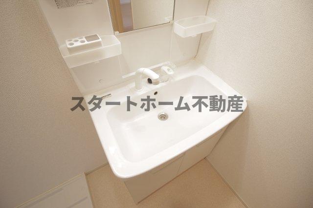 洗面設備　使いやすい洗面所です