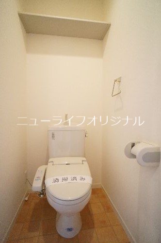 トイレ　あると嬉しい温水洗浄便座付き♪
