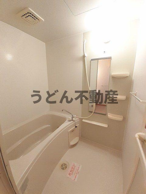 バス・シャワールーム　うどん県のお部屋探しはうどん不動産へ うどんちゃんとLINE