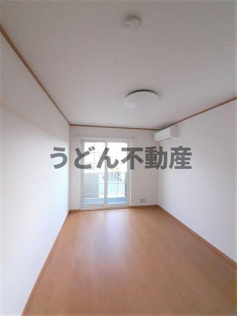 居室・リビング　うどん県のお部屋探しはうどん不動産へ うどんちゃんとLINE