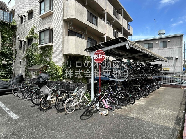 その他共有部分　雨の日でも安心☆屋根付の駐輪場です☆