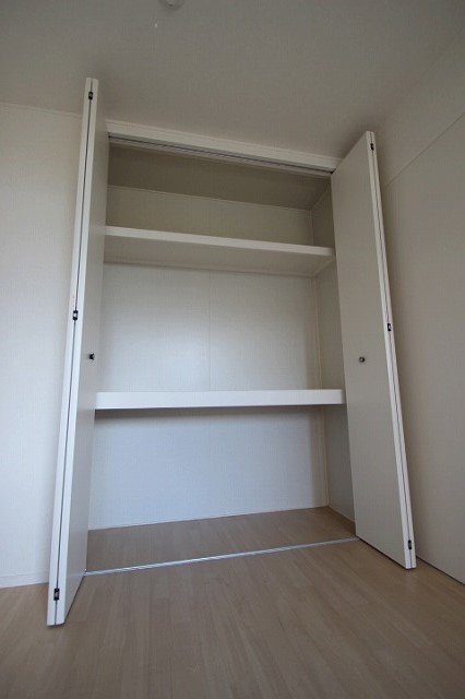 収納　同物件別号室です
