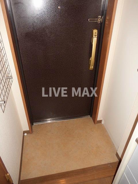 玄関　※別部屋のお写真になります