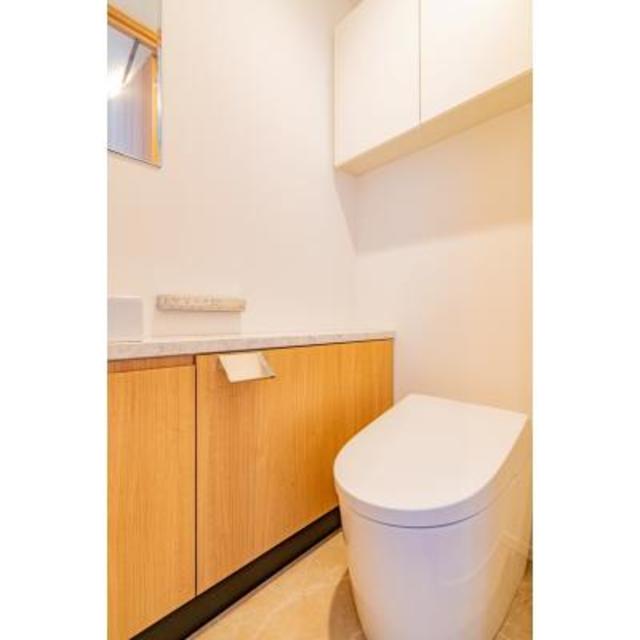 トイレ　※写真は同タイプ住戸です。