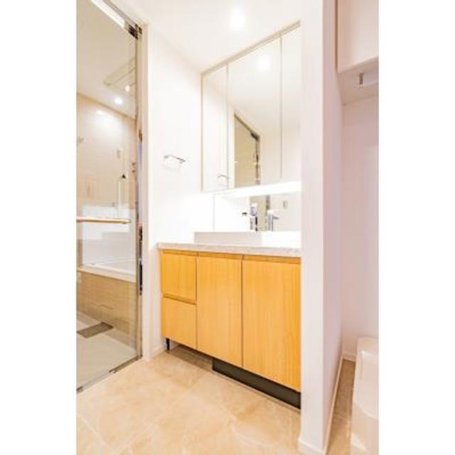 洗面設備　※写真は同タイプ住戸です。