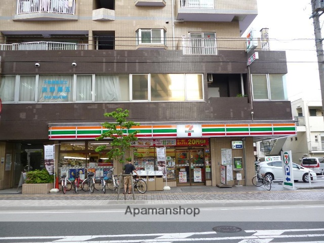 コンビニ　セブンイレブン（コンビニ）まで590m