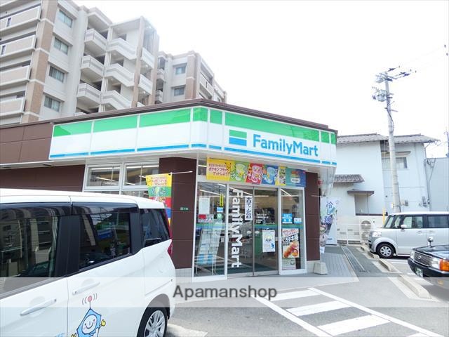 コンビニ　ファミリーマート八幡産医大通り店（コンビニ）まで252m