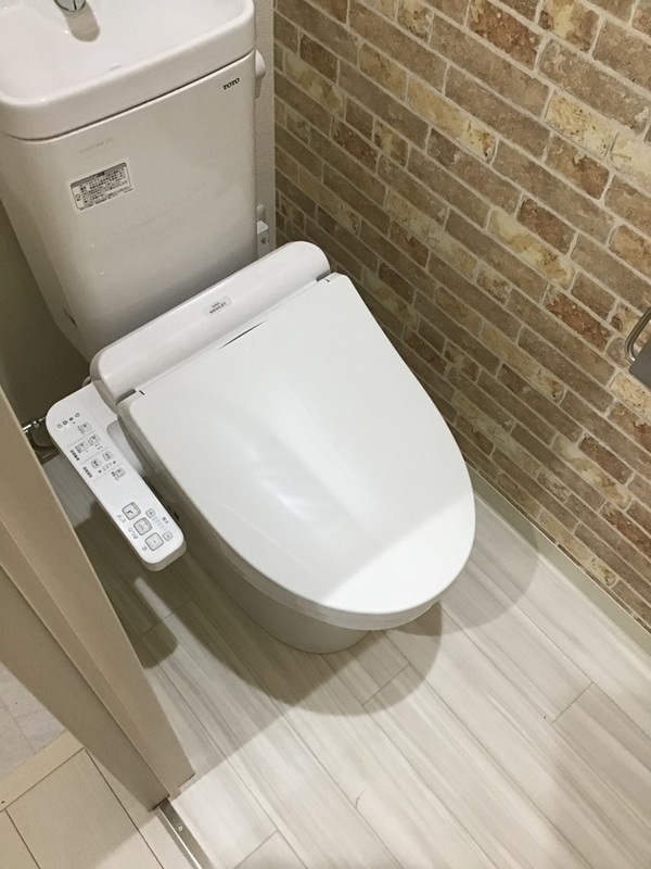 トイレ　温水洗浄便座付きのトイレです！